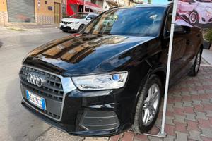 Audi Q3 2.0 TDI 120 CV S-LINE