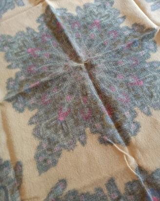 Antico foulard della nonna