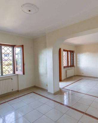 Villetta a schiera di 220 m² con 5 locali e box au