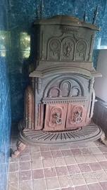 Stufa a legna in ghisa primi del '900