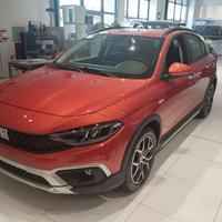 FIAT Tipo 1.5 Hybrid DCT 5 porte Cross