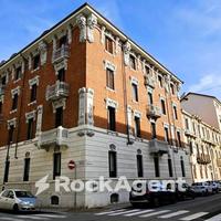 SPAZIOSO TRILOCALE IN STABILE D'EPOCA