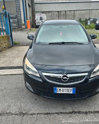 Opel Astra 1.4 100CV 5 porte Cosmo