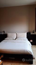 letto completo +divano con isola in pelle
