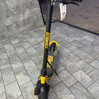 Monopattino elettrico ducati scrambler