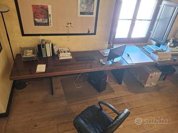 Tavolo di Legno per ufficio