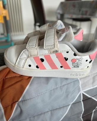 Adidas minnie