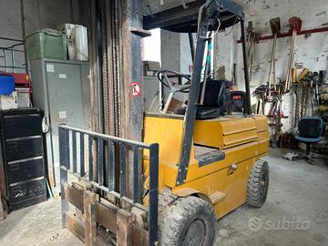 CARRELLO ELEVATORE CARLI