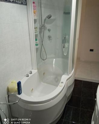 vasca combinata con doccia e idromassaggio