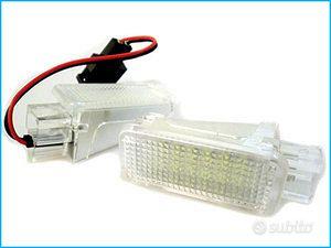 Luce led cortesia portaoggetti baule pozzanghera