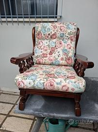 poltrona Vintage in legno massello con cuscini sfo