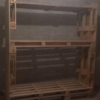 Letto a castello triplo