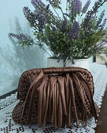 Clunch bag con frange 