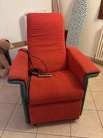 Poltrona alzapersona elettrica relax reclinabile