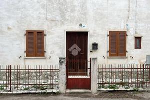 2 LOCALI A LUGNANO IN TEVERINA