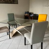 Tavolo con sedie