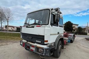 Autocarro Iveco 190 36 SCARRABILE