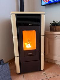 Stufa a pellet Ravelli