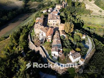 CASETTA NELL'INCANTEVOLE BORGO DI MONTEBELLO