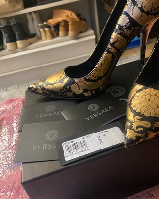 Tacchi versace