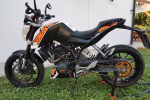 KTM DUKE 125