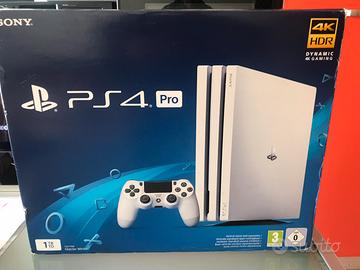 Scatola PS4+Joystic +Doppi Griletti+Cuffie