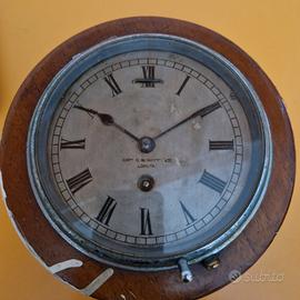 antico orologio nautico  carica  molla a chiave