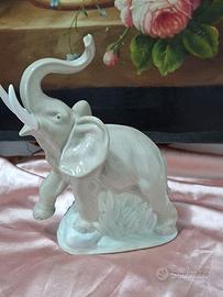 scultura Nao by Lladro di elefante