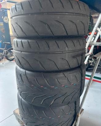 Gomme Toyo Proxes r888 265/35 18+215/45 17