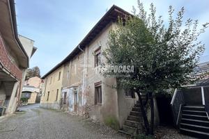 Rustico Semi Indipendente in Centro a Figino Seren