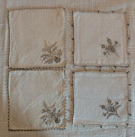 4 Centrini Vintage Lino Ricamati a Mano/ 2 Coppie 