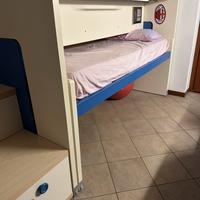 3 letti singoli Indipendenti, scorrevoli 3 altezze