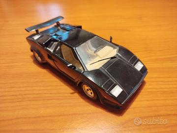 Lamborghini Countach 1988 - scala 1:24