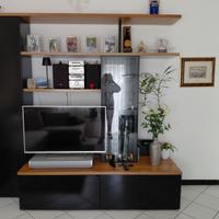 Soggiorno mobile tavolo e sedie