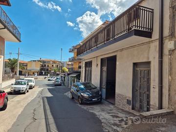 Intero edificio piazza Pertini