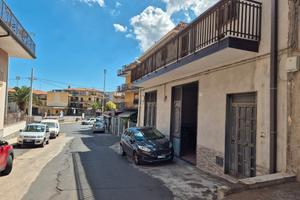 Intero edificio piazza Pertini