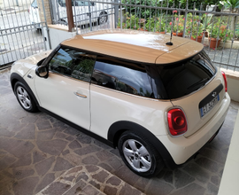 Mini Cooper Beige' praticamente nuova