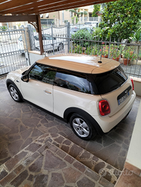 Mini Cooper Beige' praticamente nuova