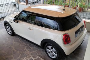 Mini Cooper Beige' praticamente nuova