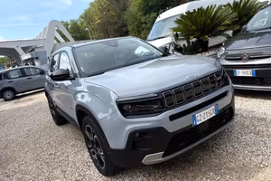Jeep Avenger 1.2 Turbo 100 CV MHEV Summit