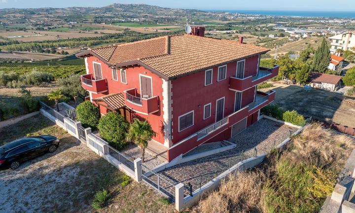 Casoli di Atri porzione di bifamiliare vista mare