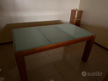 Tavolo legno e vetro