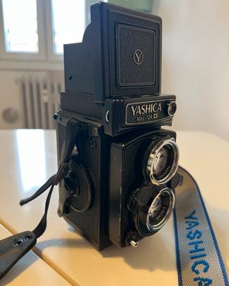 Yashica Mat 124 G