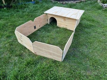 Casetta per tartarughe con recinto