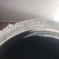gomme invernali 225 pari al nuovo