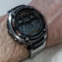 Casio AE-2000W World Time Illuminator orologio 