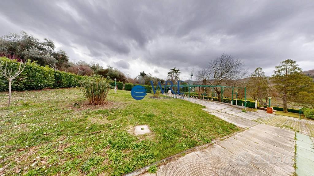 Rustico / Casale di 2392 m² con 3 locali e box aut - Vista 3