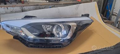 Faro sinistro  Hyundai I 20  2016