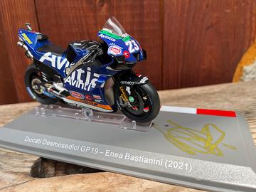 Modellino riproduzione MotoGP  autografato