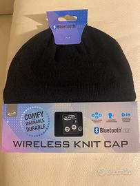 Capello con cuffie autoparlanti integrati